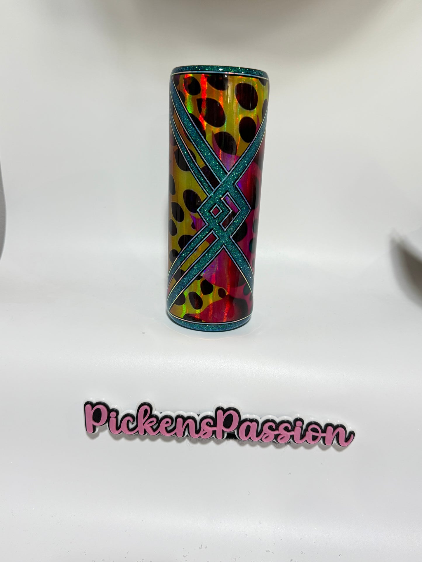 20 Oz Diamond Outlines with Glow Pin Stripping