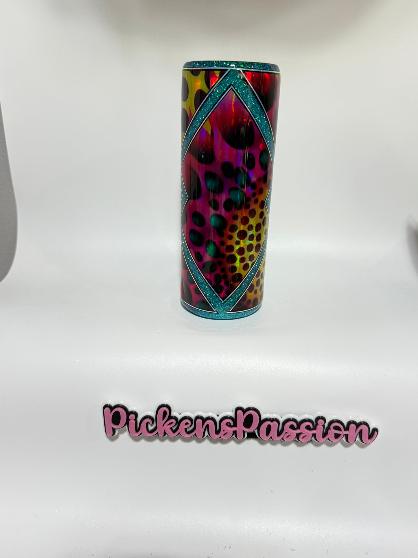 20 Oz Diamond Outlines with Glow Pin Stripping